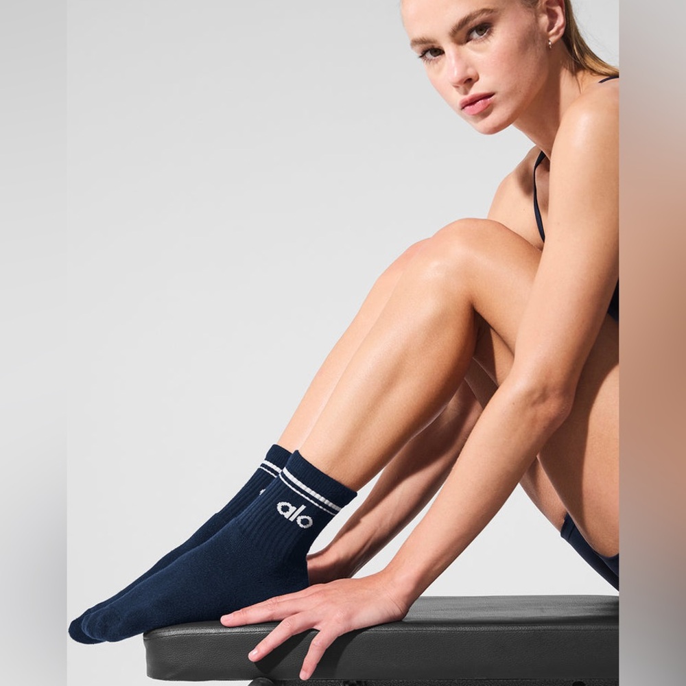 Alo Yoga Throwback Half-Crew Socks